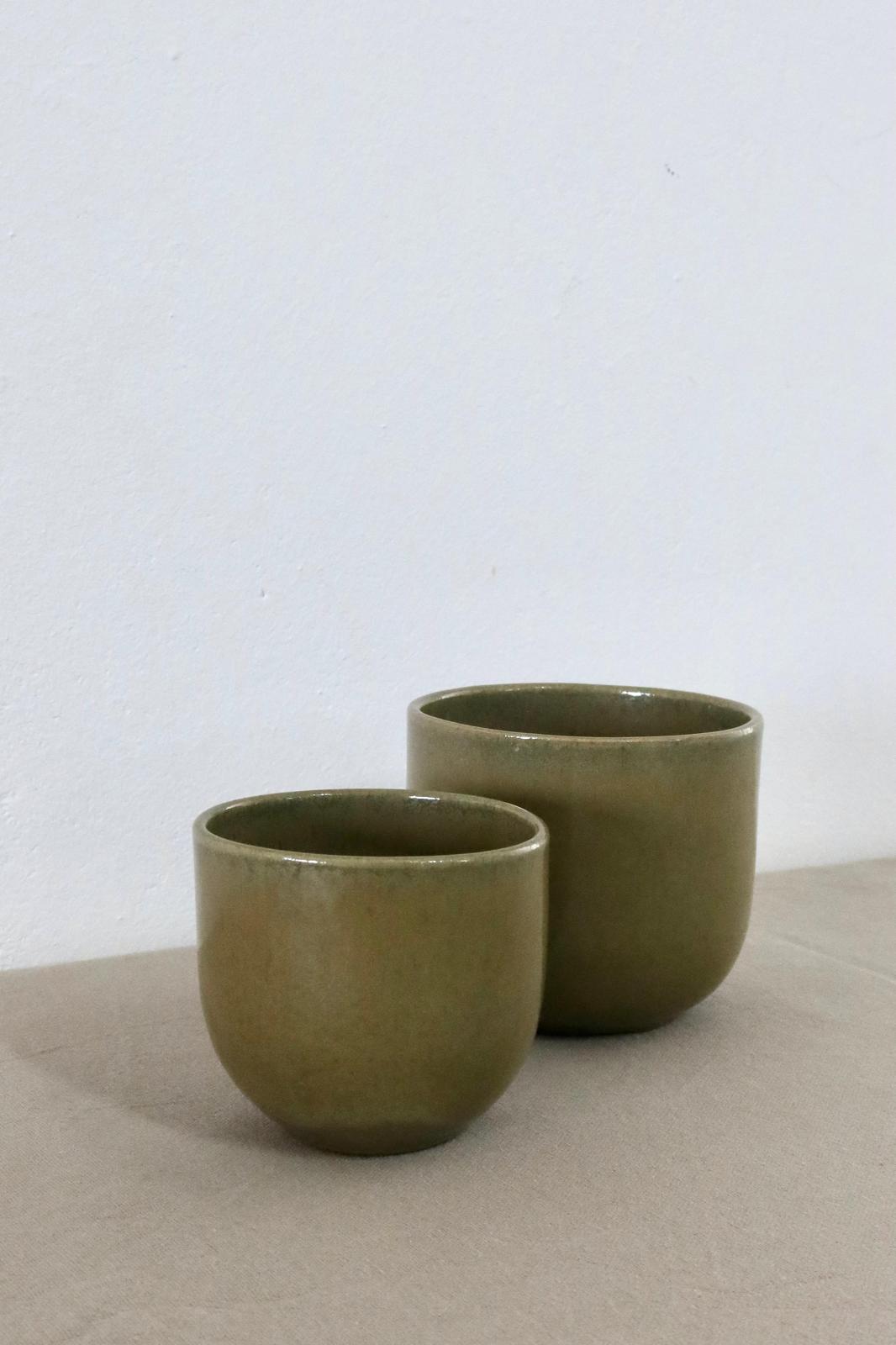 Keramikbecher von Gwen's Pottery in Schilfgrün